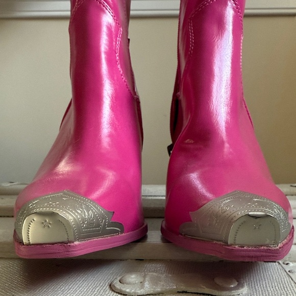 Beast hot pink boots - Picture 2 of 12
